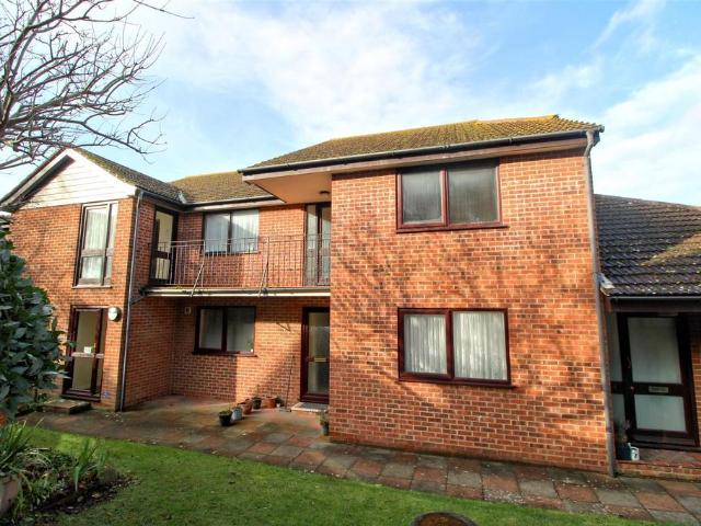 Flat for sale in Seaford, Iford