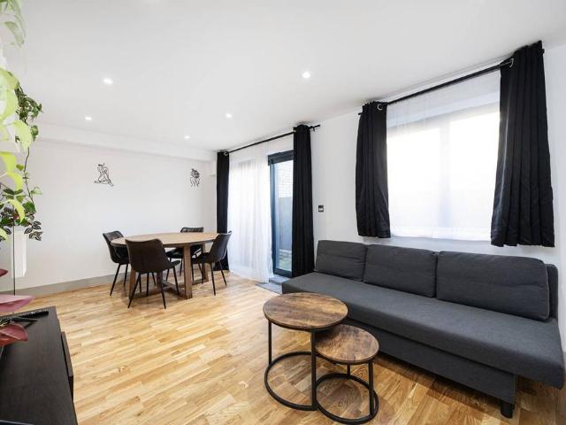 Flat for sale in St. George in the East, Cat Hill