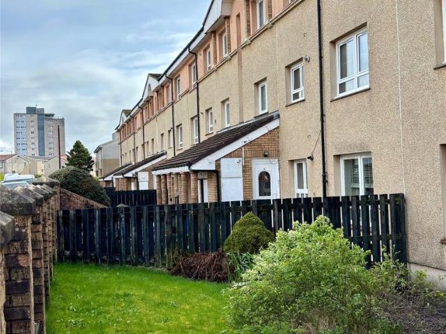 Flat for sale in Clydebank, Scotland