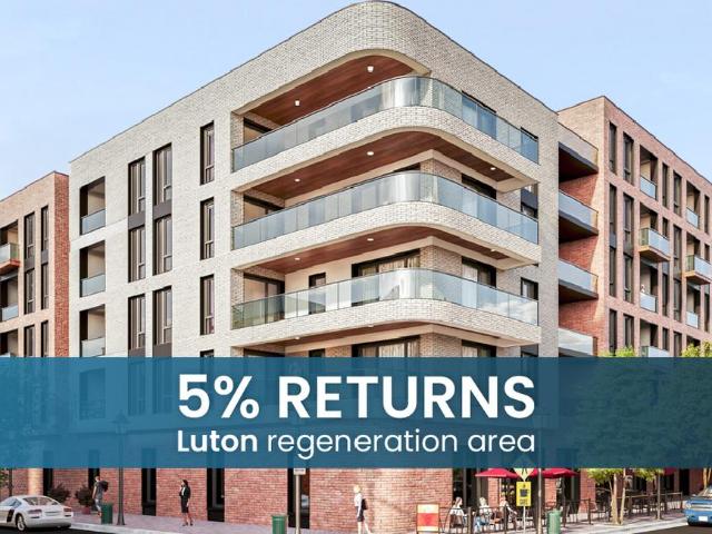 Flat for sale in Park Town, Luton