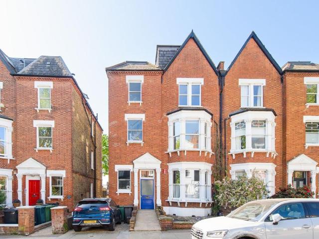 Flat for sale in Gospel Oak, Greater London