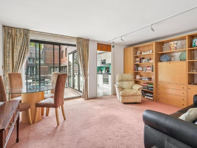Flat for sale in Greater London