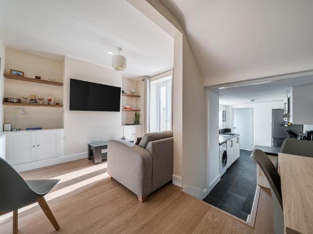 Flat for sale in Round Hill, Brighton & Hove