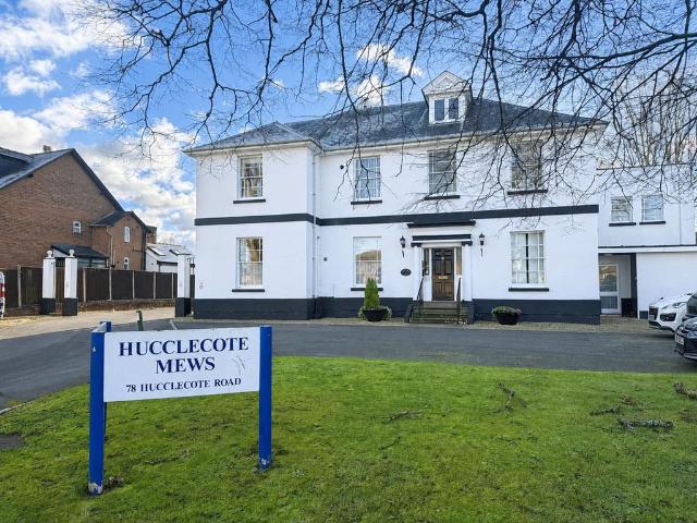 Flat for sale in Gloucester, Gloucestershire