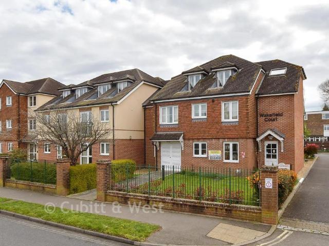 Flat for sale in Highwood, Horsham