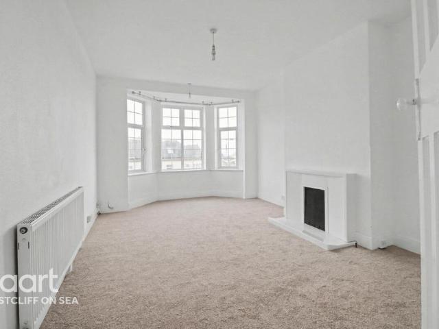 Flat for sale in Milton, Alton Barnes