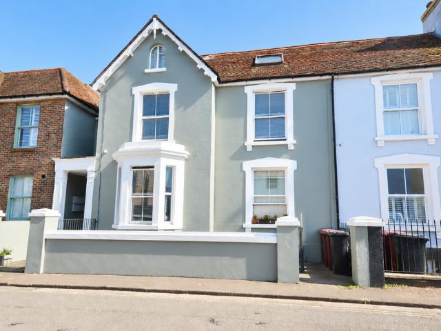 Flat for sale in Chichester, Littlecote