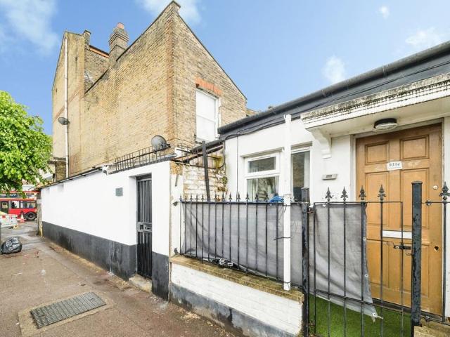 Flat for sale in Little Ilford, Isle Of Man
