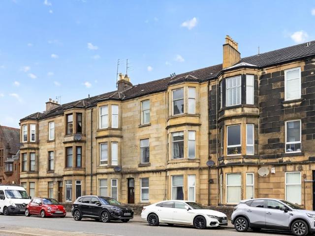 Flat for sale in Whitehaugh, Glenburn
