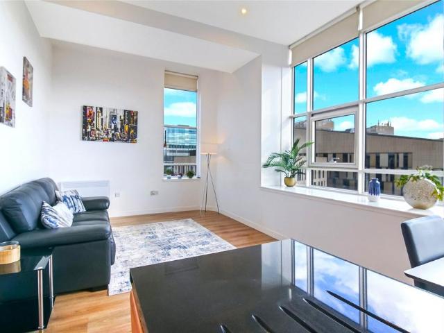 Flat for sale in Merchant City, Glasgow
