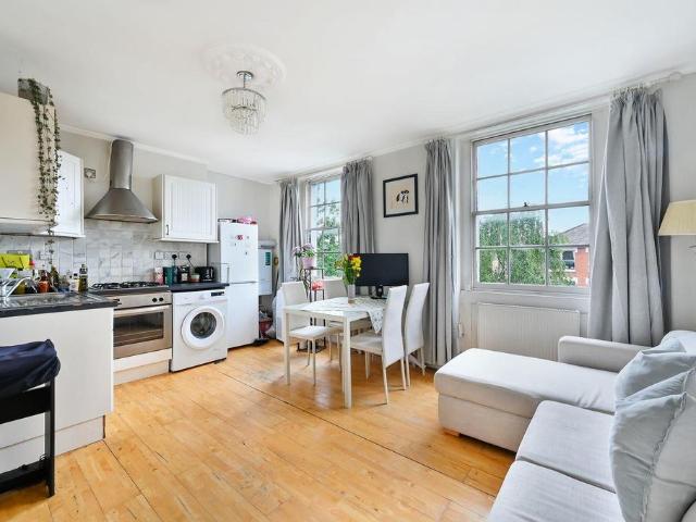 Flat for sale in Tufnell Park, Greater London