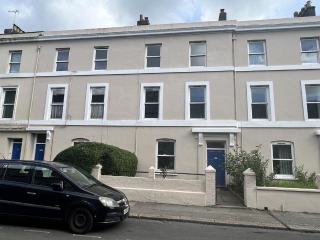 Flat for sale in Pennycomequick, Mount Wise