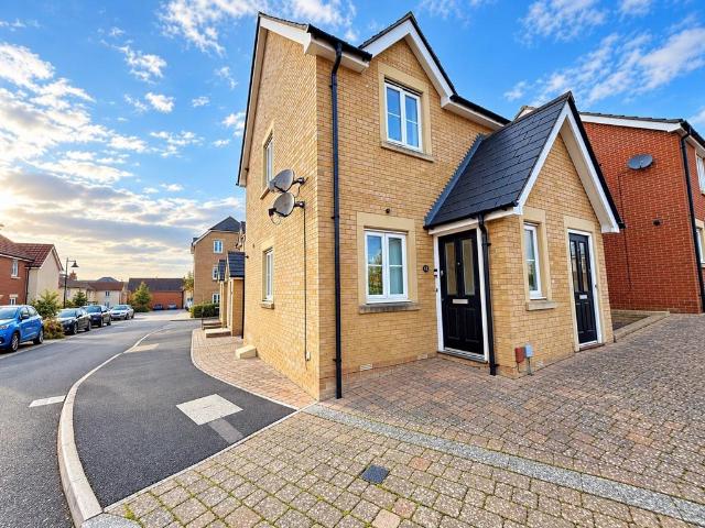 Flat for sale in Redhouse, Blunsdon St Andrew