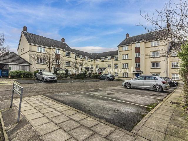 Flat for sale in Westhoughton, Lee Bank
