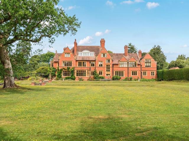 Flat for sale in Derry Hill, Wiltshire