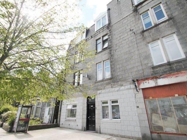 Flat for sale in Ballindoch, Scotland