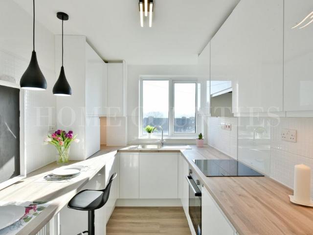 Flat for sale in Potters Bar, Oakmere