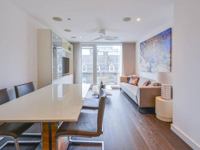 Flat for sale in Pimlico, Greater London