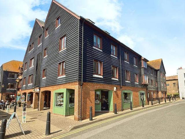 Flat for sale in Heathlands, East Sussex