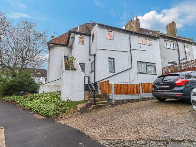 Flat for sale in Southend City Centre Neighbourhood, Alton Barnes