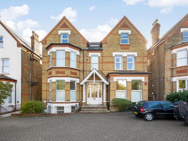 Flat for sale in London Borough of Lewisham, Forest Hill