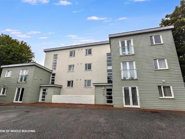 Flat for sale in Mount Ambrose, Cornwall