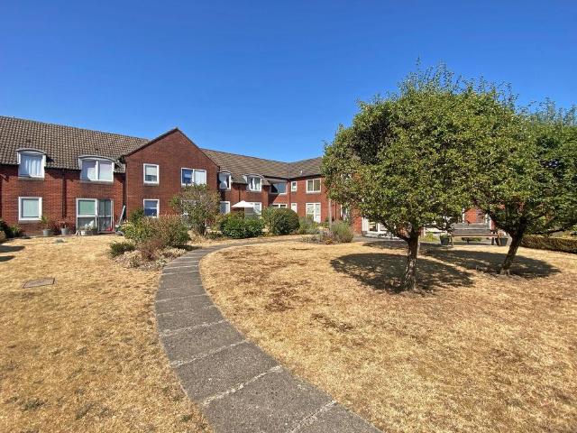 Flat for sale in Horseport, Ashurst Bridge