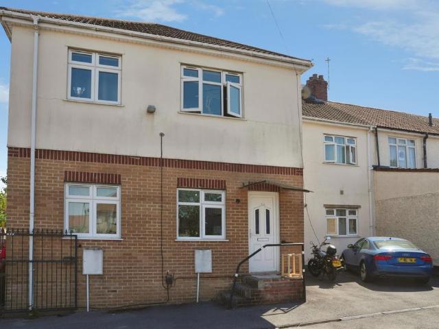 Flat for sale in Feckenham, City Of Bristol