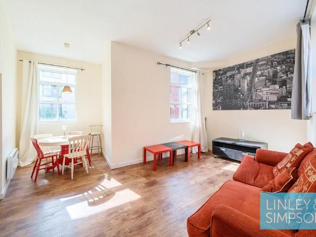 Flat for sale in West Yorkshire