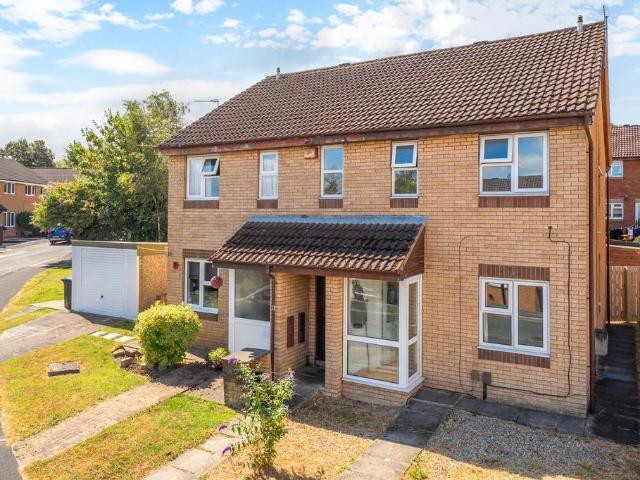 Flat for sale in Killinghall, North Yorkshire