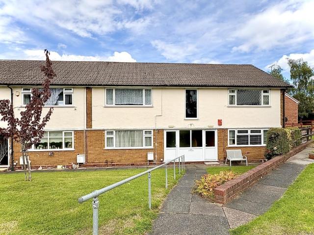 Flat for sale in Ettingshall Park, West Midlands