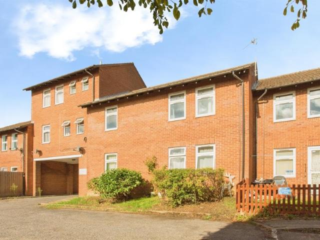 Flat for sale in Caithness Court, Cambridge