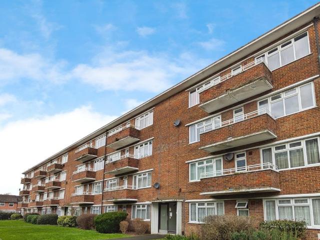 Flat for sale in Shirley, City Of Southampton