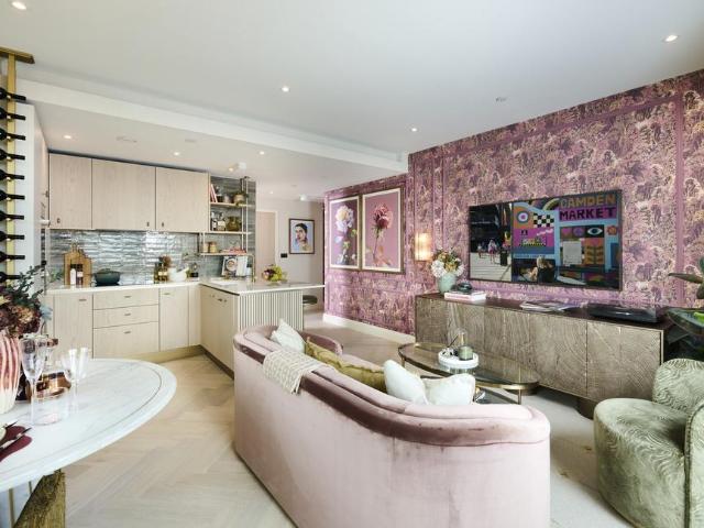 Flat for sale in Chalk Farm, Cat Hill