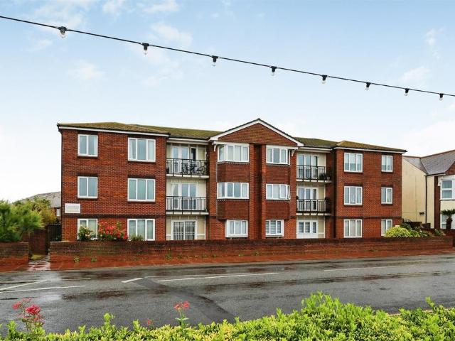 Flat for sale in Roselands, Eastbourne