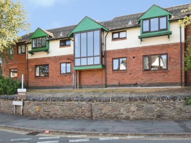 Flat for sale in Elmfield, Leicestershire