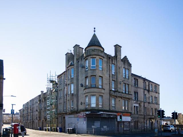 Flat for sale in Glenburn, Scotland