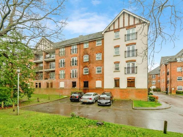 Flat for sale in Three Bridges, Glynde