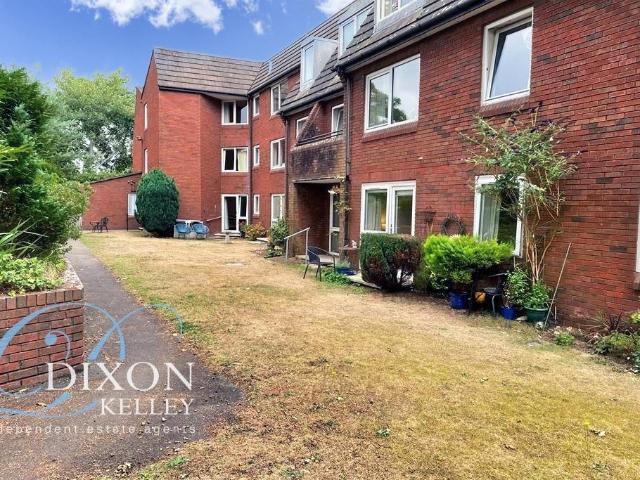 Flat for sale in Tricketts Cross, Ferndown