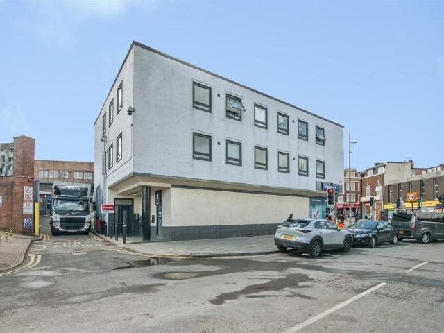Flat for sale in Dixons Green, West Midlands