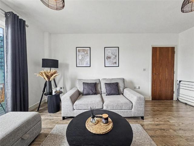 Flat for sale in Brompton, Gillingham