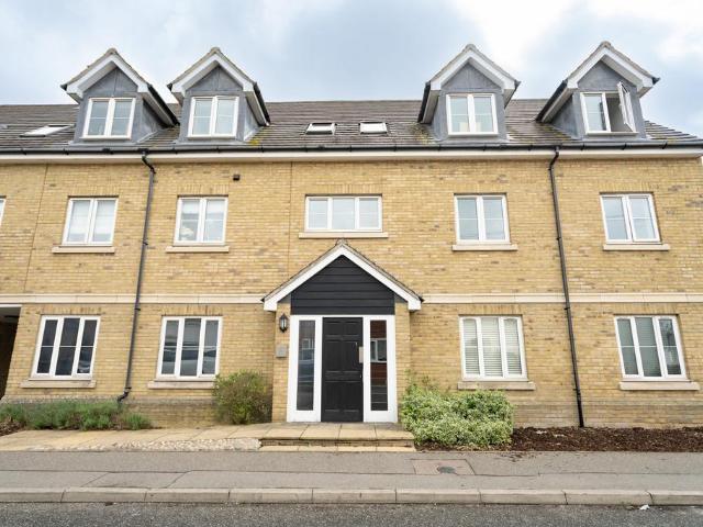 Flat for sale in Mile End, Fordham Heath