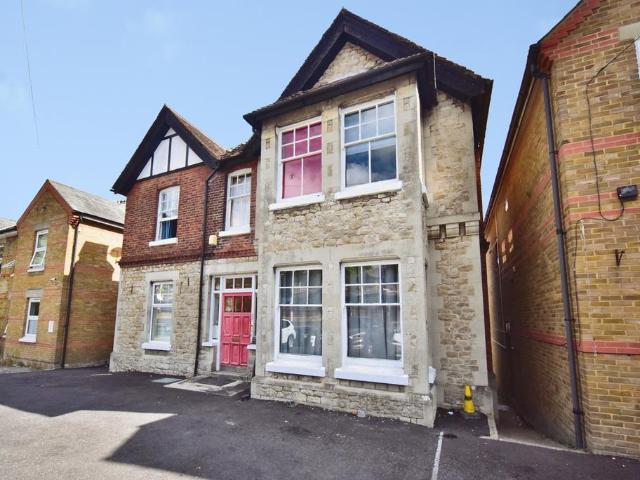 Flat for sale in Ringlestone, Maidstone