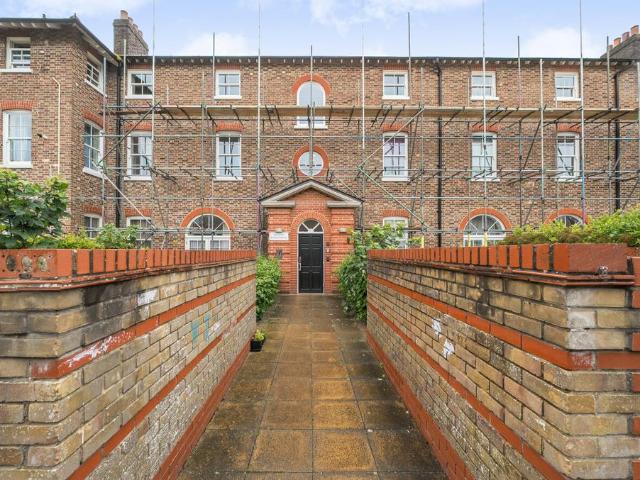 Flat for sale in Kingston, Fratton