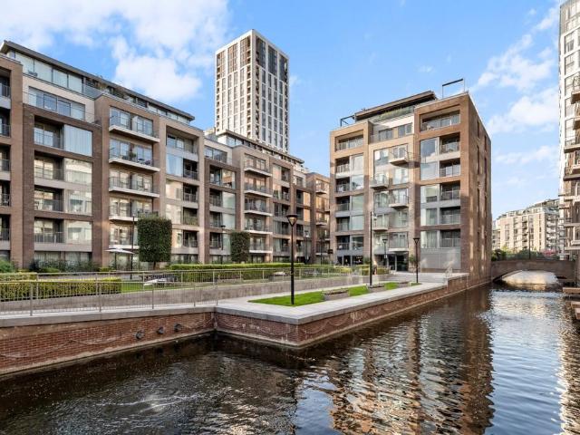 Flat for sale in Fulham, Sands End
