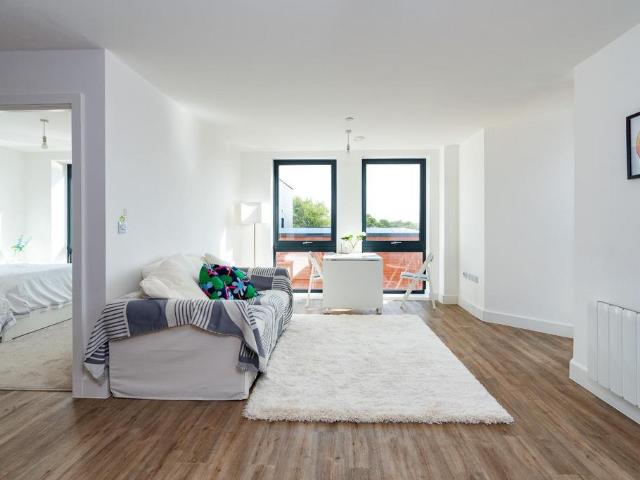 Flat for sale in Feckenham, City Of Bristol
