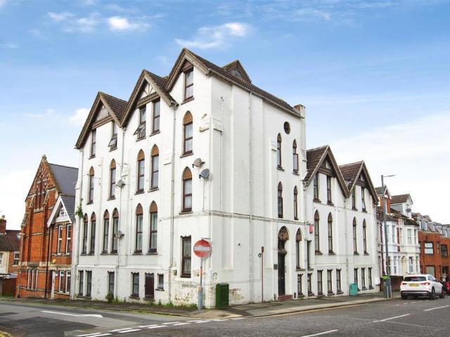 Flat for sale in Okus, Swindon