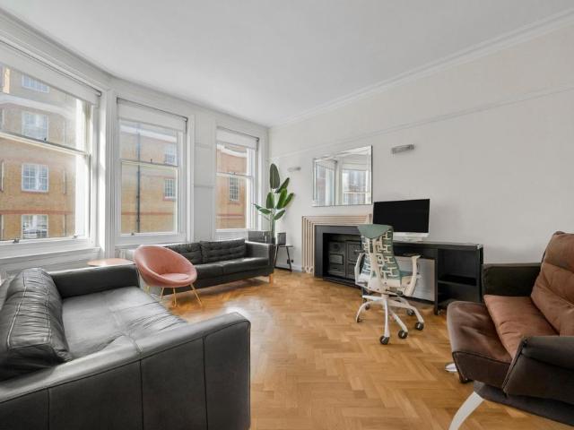 Flat for sale in Bloomsbury, Greater London