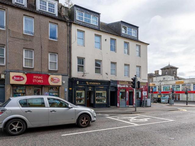 Flat for sale in Bridgend, Moneydie