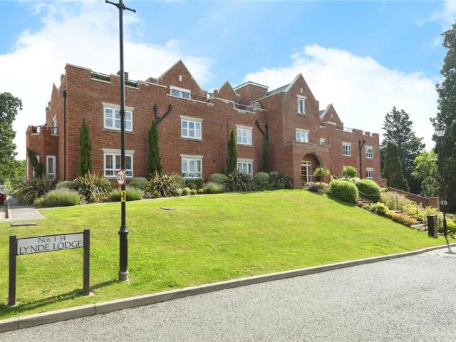 Flat for sale in Welwyn, Fretherne